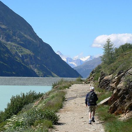 Haus Alpenstern Saas-Grund Quarto foto