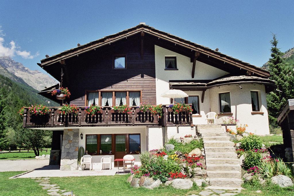 Haus Alpenstern Saas-Grund Quarto foto