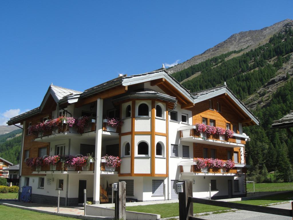 Haus Alpenstern Saas-Grund Exterior foto